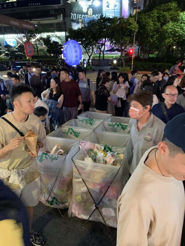 台湾市林市場のゴミ捨て場スポット